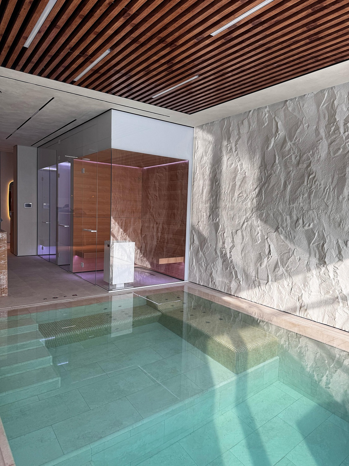 Бассейн в частной вилле