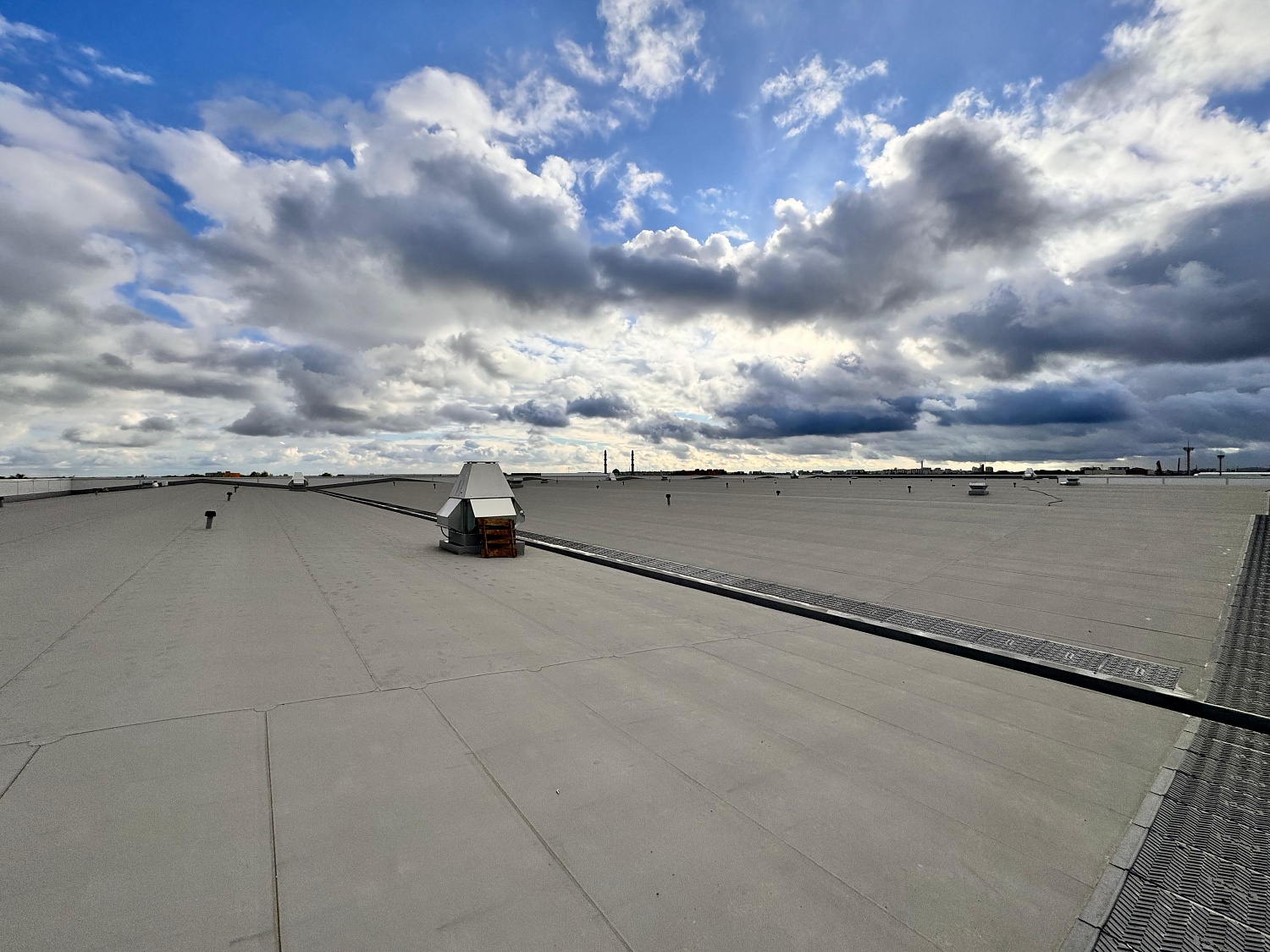 Кровля складов, Карагандинская трасса