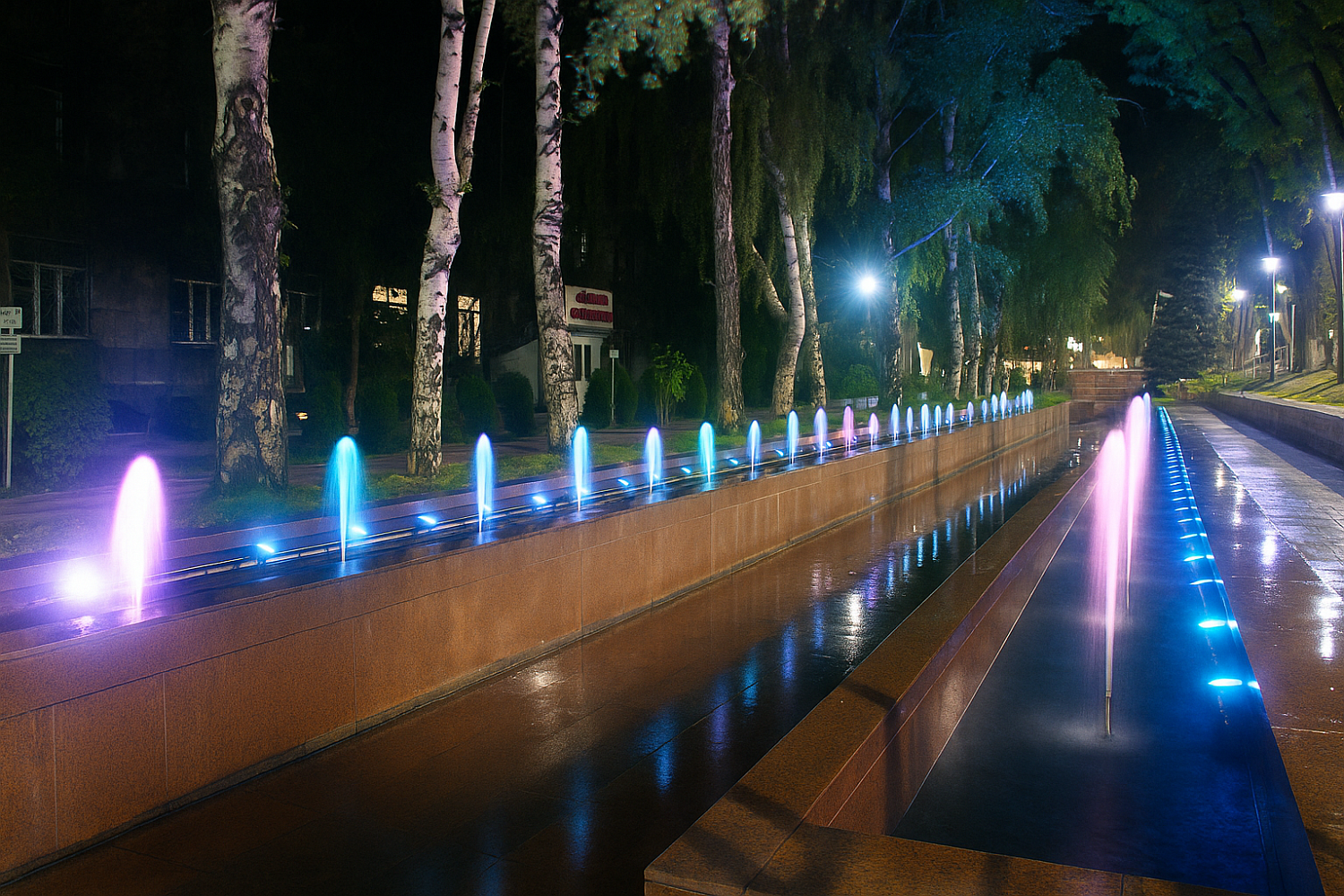 Фонтан на пересечении ул. Абая и ул. Байтурсынова