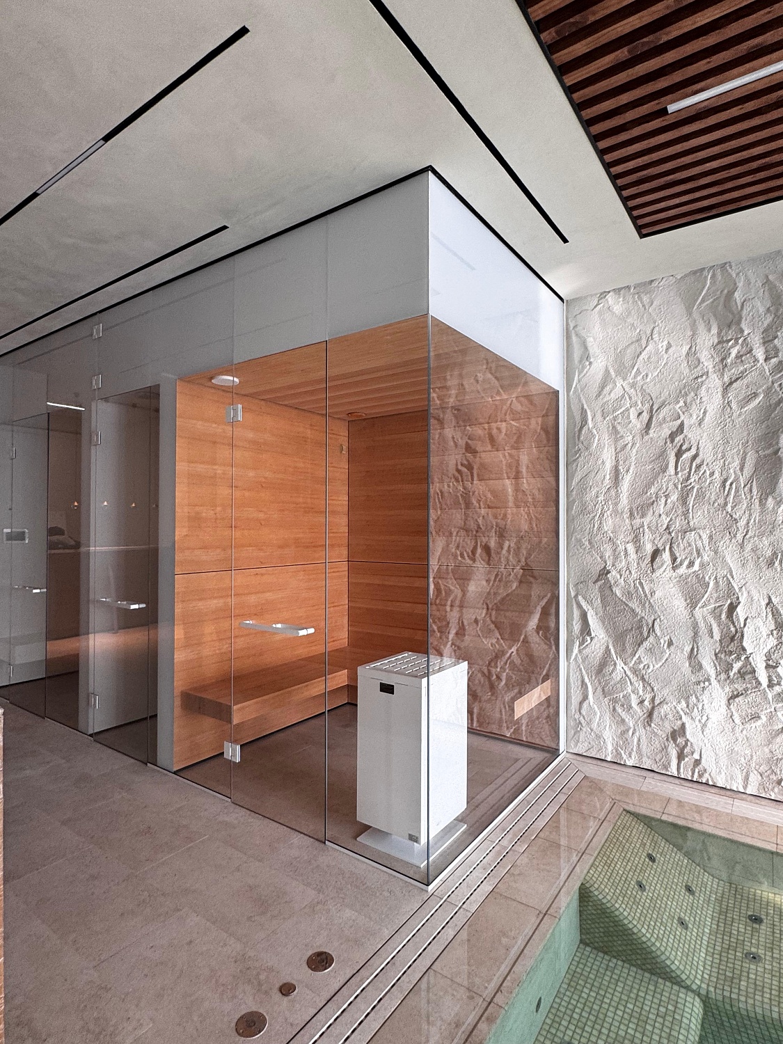 Бассейн в частной вилле