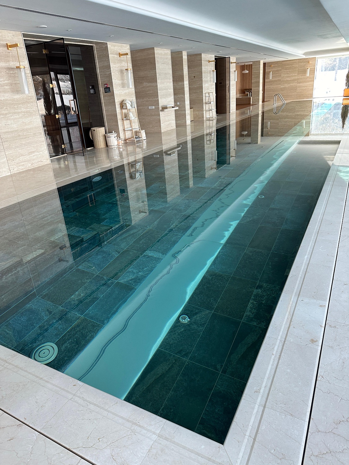 Частная вилла — бассейн