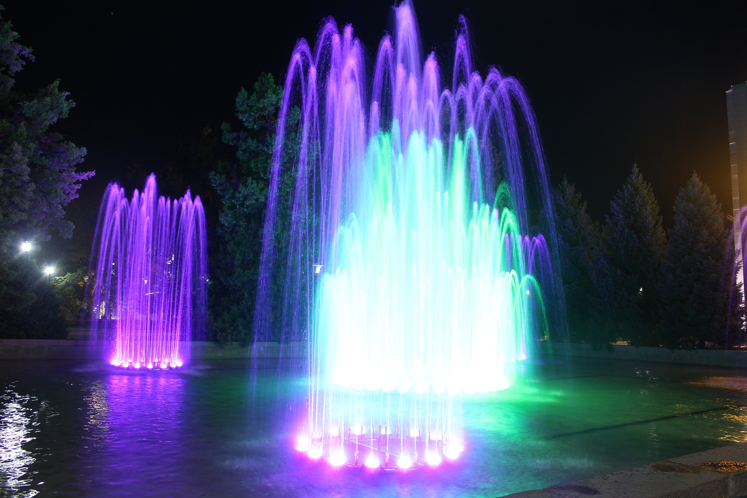 Фонтан у драмтеатра им.Лермонтова