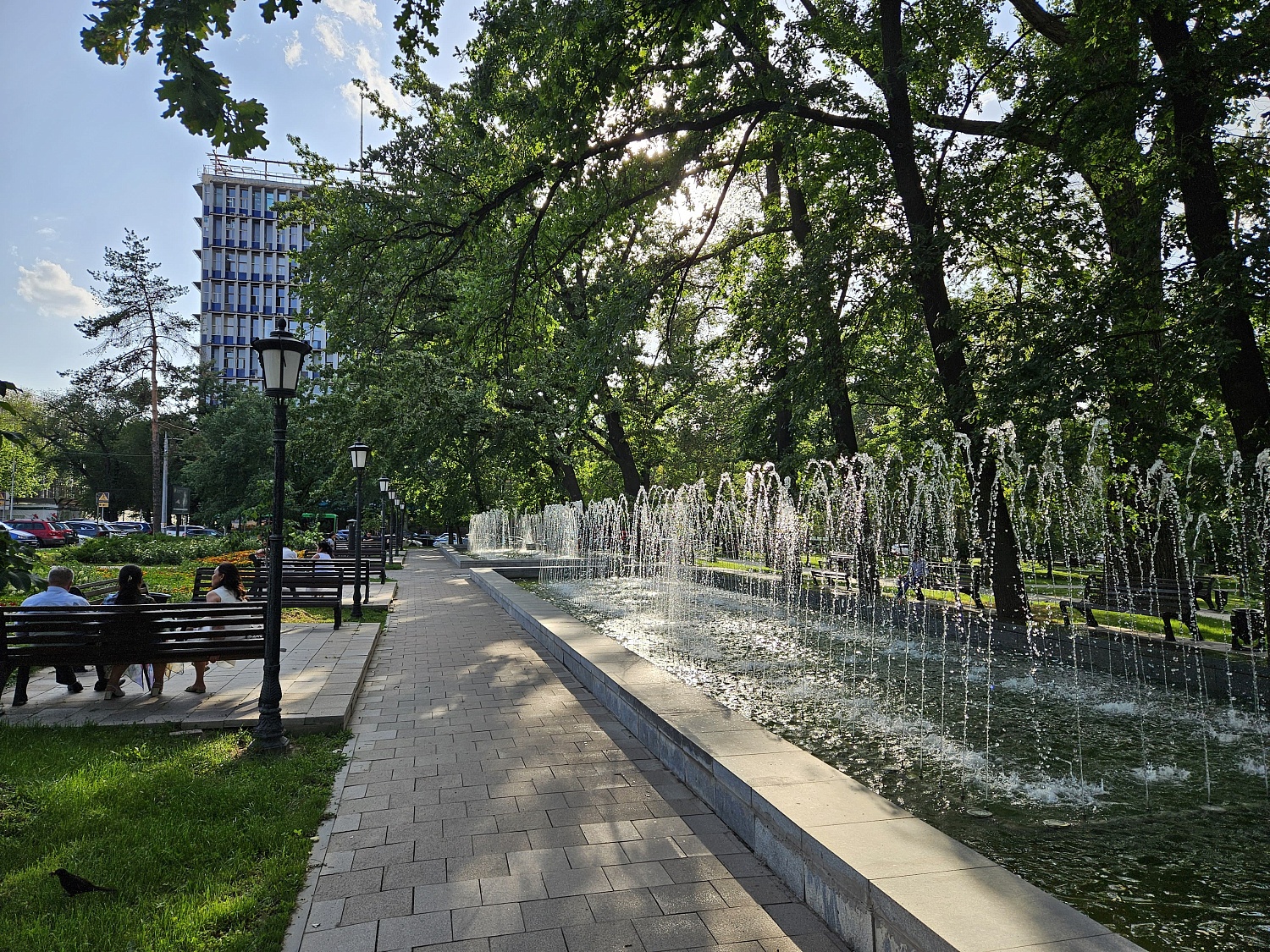 Фонтаны на КТБУ г. Алматы